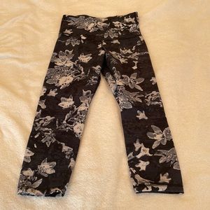 Old Navy Active Go Dry Cropped High Waisted Workout Leggings